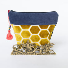 Cargar imagen en el visor de la galería, Bolsa de Mano Trapecio.