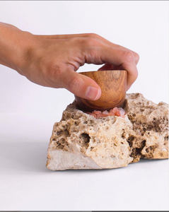 Mortero de Piedra Toc y Tzalam con Salero de Vidrio Soplado.